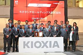 Kioxia Holdings Corporation Listing Ceremony